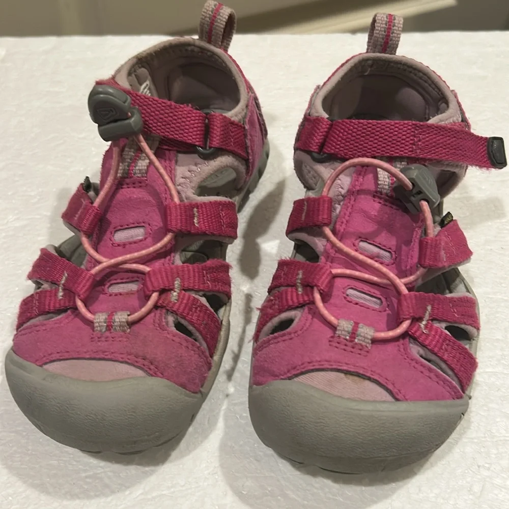Keen Newport H2 WaterResistant washable Outdoor hiking Sandal Shoe size 12 pink